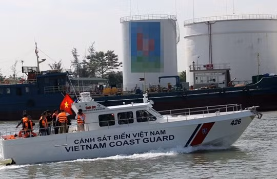 Xuồng tuần tra cao tốc MS-50 có chiều dài 13,66m, rộng 3,78m, chiều cao mạn 1,42m, mớn nước 0,51m, sức chở 16 người.