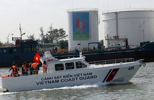 Xuồng tuần tra cao tốc MS-50 có chiều dài 13,66m, rộng 3,78m, chiều cao mạn 1,42m, mớn nước 0,51m, sức chở 16 người.