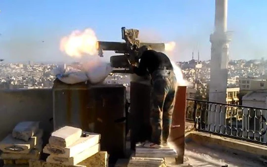 Binh sĩ Syria sử dụng súng chống tăng ATGM trên chiến trường Aleppo