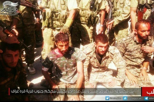 3 chiến binh người Kurd và 1 trẻ vị thành niên bị lực lượng Hồi giáo cực đoan bắt và hành hạ