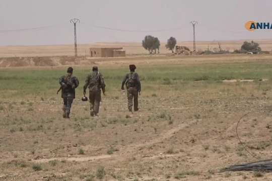 Binh sĩ lực lượng SDF trên chiến trường Hasakah. Ảnh minh họa video ANHA