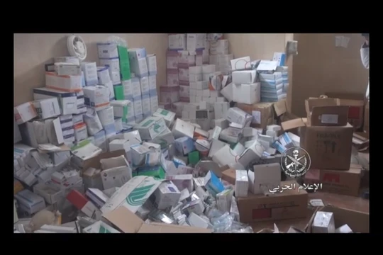 Vũ khí, trang bị y tế của Israel bị thu giữ ở Daraa.