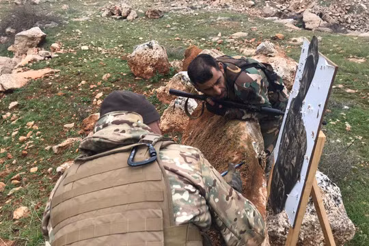 Các chiến binh Palestine huấn luyện chiến đấu ở Aleppo. Ảnh: South Front.