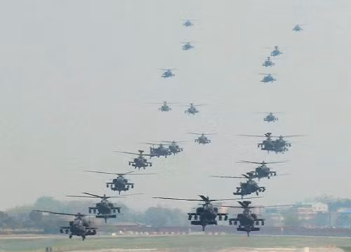 hỏa thuận bán 24 trực thăng Apache cho Qatar là một trong những thỏa thuận bán khí tài quân sự lớn nhất của Mỹ trong năm 2014