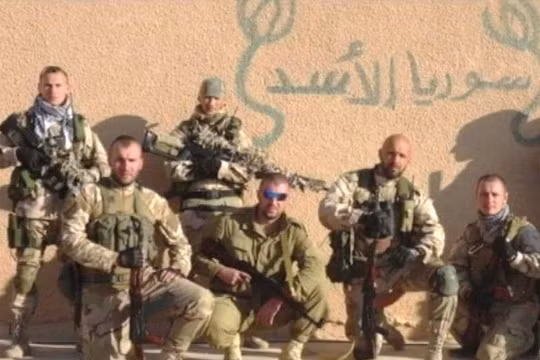 Một nhóm các chiến binh Nga, được cho là lính đánh thuê, hoạt động trên chiến trường Syria
