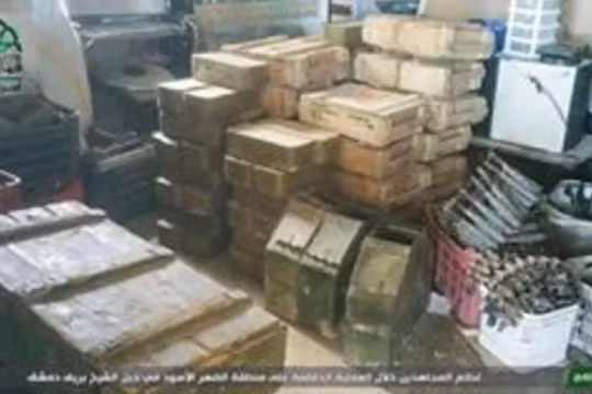 Một số lượng lớn vũ khí đạn dược của quân đội Syria bị chiếm giữ