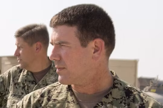 Thuyền trưởng Hải quân Mỹ Kyle S. Moses 