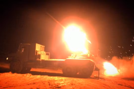 Lực lượng pháo binh - tên lửa dân quân người Shi'a Iraq (PMU) tấn công tiêu diệt IS ở Deir Ezzor.