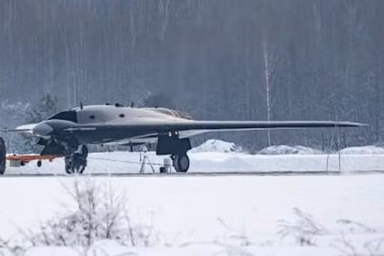 Chiếc máy bay không người lái tấn công hạng nặng Okhotnik. Ảnh minh họa Russian Gazeta