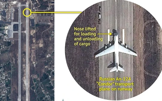 Hình ảnh vệ tinh chụp máy bay vận chuyển hàng có Nga hạ cánh xuống căn cứ không quân Latakia.