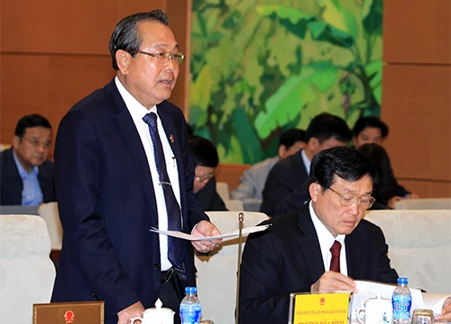 Chánh án Tòa án nhân dân tối cao Trương Hòa Bình trả lời chất vấn. Ảnh: An Đăng - TTXVN 