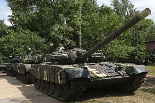 Một số xe tăng của lực lượng dân quân vùng Donbass