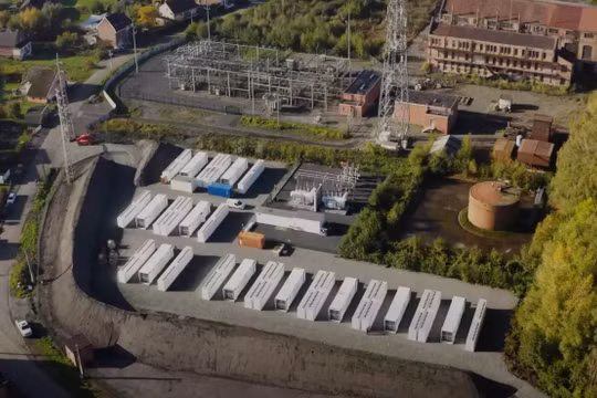 Dự án lưu trữ điện năng thiết bị Megapack của Tesla mới tại Lessines, Bỉ. Ảnh Video Tesla.