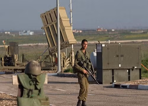 Hệ thống phòng thủ tên lửa "Vòm sắt" của Israel