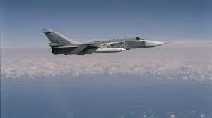 Máy bay ném bom Su-24 Nga bay trên biển Đen