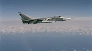 Máy bay ném bom Su-24 Nga bay trên biển Đen