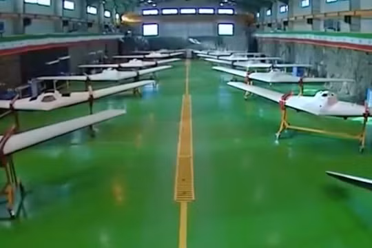 Đoàn máy bay không người lái tàng hình Iran, theo mẫu RQ-170 của Mỹ. Ảnh minh họa: South Front.