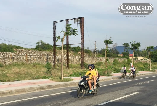 Sau 11 năm được cấp phép, DA Khu du lịch Xanh Lăng Cô chỉ xây dựng bức tường.