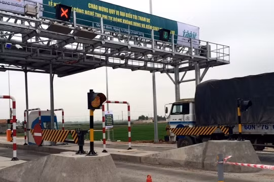 Sẽ lần lượt áp dụng công nghệ thu phí này cho tất cả các tuyến đường bộ trên toàn quốc, bao gồm cả hệ thống đường cao tốc. Ảnh: VGP/Phan Trang