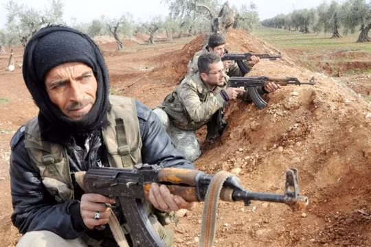 Các tay súng khủng bố Al-Qaeda trên chiến trường Syria. Ảnh minh họa: Masdar News.