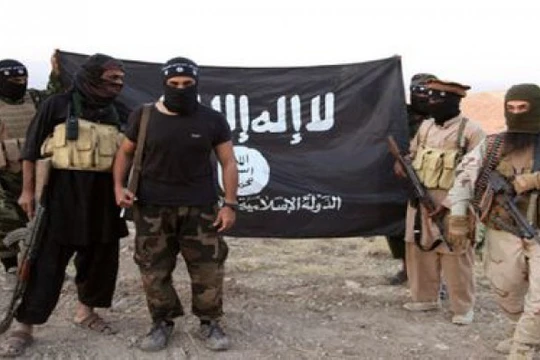 Kinh hoàng chiến binh IS xung trận quay clip bắn phụ nữ, trẻ em và cái chết của chính mình