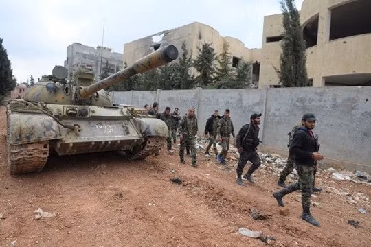 Binh sĩ quân đội Syria trên chiến trường Aleppo