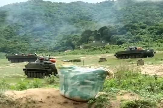 Hải quân đánh bộ Việt Nam diễn tập đổ bộ bắn đạn thật