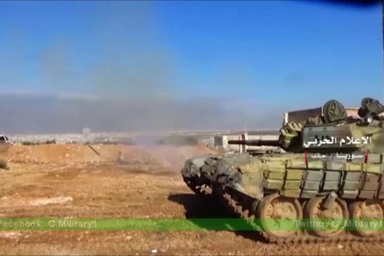 xe tăng quân đội Syria trên chiến trường Aleppo