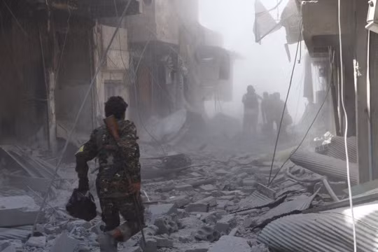 Thành phố Raqqa tan hoang sau cuộc chiến chống IS của SDF và liên quân do Mỹ dẫn đầu - ảnh Masdar News