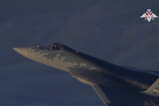 Tiêm kích Su-57 trên chiến trường Syria, ảnh minh họa video Bộ Quốc phòng Nga.