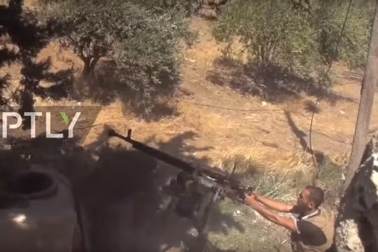 Chiến binh Hồi giáo cực đoan tấn công hỏa lực vào vị trí của quân đội Syria