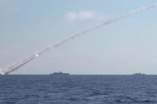 Hải quân Nga phóng tên lửa Kalibr vào lực lượng Hồi giáo cực đoan ở Damascus. Ảnh minh họa South Front