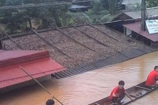 Mưa lũ gây ngập lụt, thiệt hại nặng ở huyện vùng cao Quan Hóa (Thanh Hóa) - Ảnh do người dân cung cấp chiều 3-8