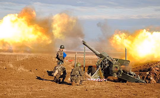 Lực lượng pháo binh quân đội Ukraine, cụm binh lực ATO vùng Donbass pháo kích vào Donesk