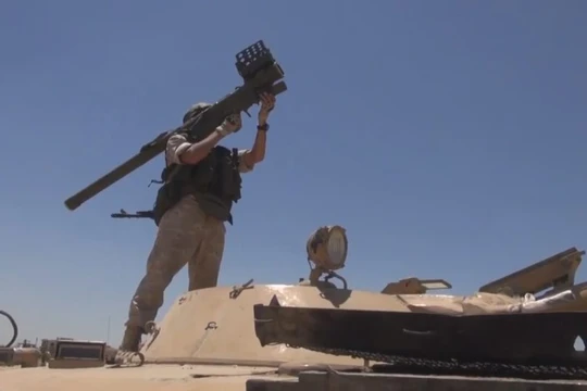 Xạ thủ MANPAD Nga phóng tên lửa diệt mục tiêu