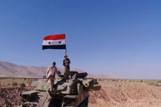 Quân đội Syria trên vùng biên giới Syria - Lebanon - ảnh minh họa của Masdar News