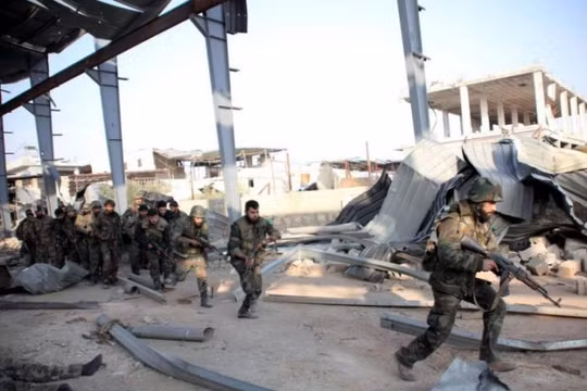 Quân đội Syria tấn công trên vùng phía Nam thành phố Aleppo