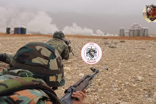 Binh sĩ quân đội Syria huấn luyện chiến đấu