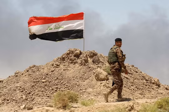 Quân đội Iraq cắm cờ chiến thắng trên thị trấn Tal-Afar - ảnh minh họa Masdar News
