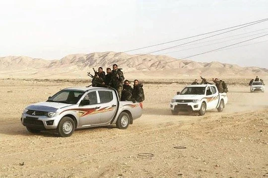 Tiếp tục tấn công quân đội Syria cô lập hai thành phố Qaryatayn và Palmyra