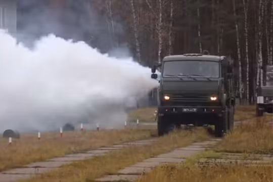 Xe tiêu tẩy sử dụng động cơ phản lực TMS-65 của bộ đội phòng hóa. Ảnh minh họa video