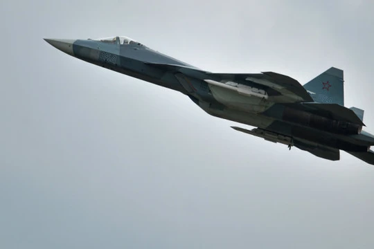 Máy bay phản lực Sukhoi thế hệ mới PAK FA - Ảnh: RIA Novosti