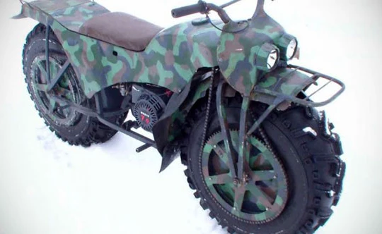 Chiếc xe địa hình Taurus được thiết kế để giúp người lái vượt qua tất cả những địa hình khó khăn nhất của nước Nga như đầm lầy, rừng rậm, leo núi , cánh đồng đầy tuyết...