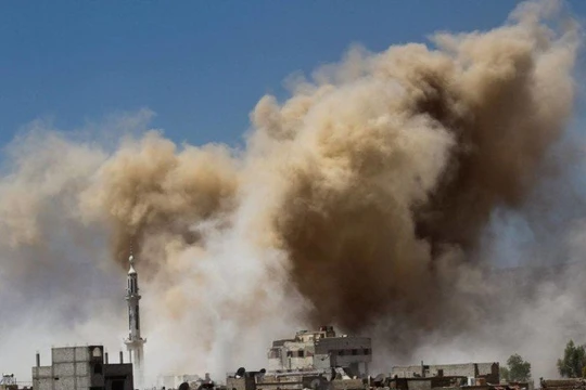 Quân đội Syria pháo kích vào trận địa của lực lượng Hồi giáo cực đoan ở Darayya