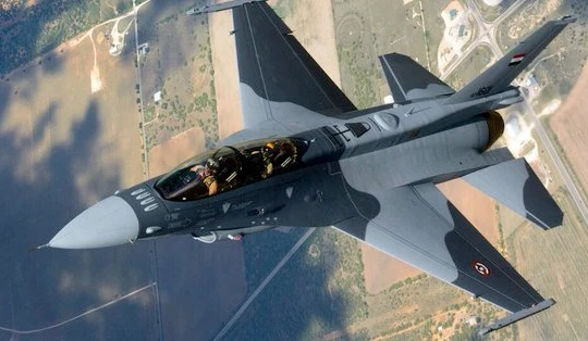 Không quân Iraq không kích IS trên chiến trường Syria. Ảnh không quân Iraq