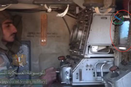 Hệ thống quang ảnh nhiệt trong xe điều khiển hỏa lực SA-6. Hệ thống kính quang học quang ảnh nhiệt dành cho radar 1S91 tên lửa Kvadrat SA-6. Ảnh @Syr_Mil_Wik