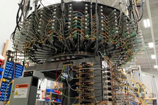 Nguyên mẫu nén plasma tại phòng thí nghiệm Vancouver của General Fusion. Canada. Ảnh: General Fusion