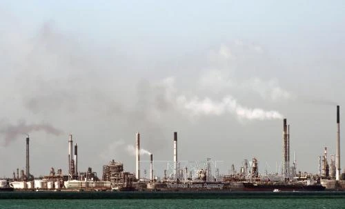 Giá dầu Brent đã tăng 6% trong tuần lễ vừa qua. Ảnh: AFP/TTXVN