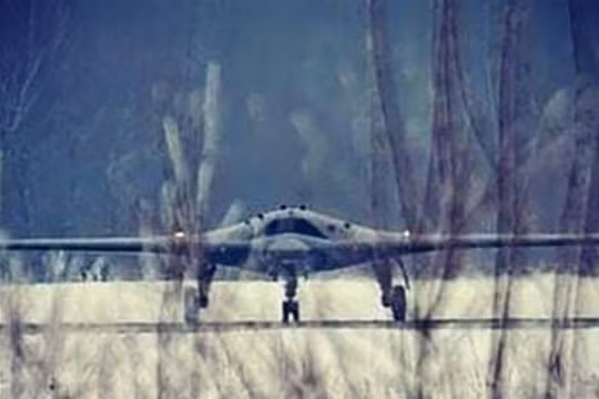 Máy bay không người lái hạng nặng Nga Okhotnik. Ảnh: Business Insider.