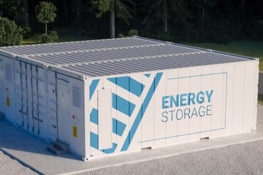 Thùng pin dòng chảy lưu trữ điện năng. Ảnh E&T